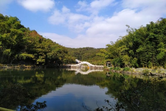 康輝旅游網(wǎng)<特惠游>食足3餐  肇慶+廣寧生態(tài)純玩2天