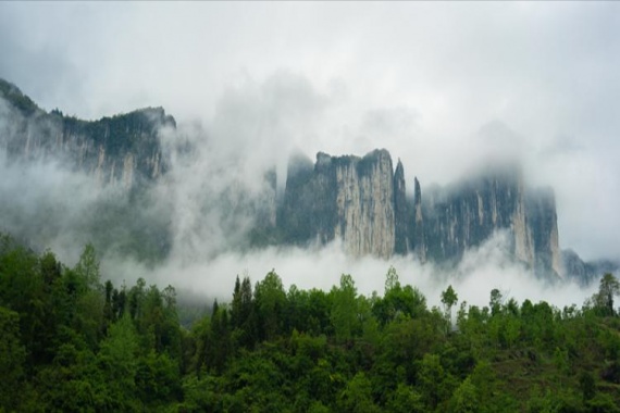 康輝旅游網(wǎng)<經(jīng)典恩施遇見神農(nóng)架>廣州往返 岳陽、神農(nóng)祭壇、恩施大峽谷、三峽大壩雙高6天