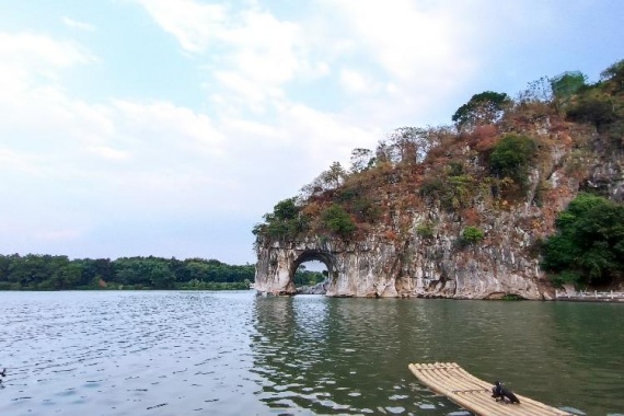 康輝旅游網(wǎng)廣州往返廣西 宋品桂林  興坪漓江+象鼻山+銀子巖+遇龍河風光+陽朔西街動車3天