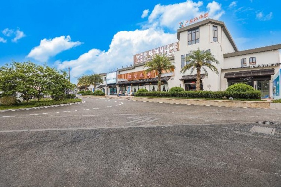 康輝旅游網(wǎng)【清遠(yuǎn).直通車】廣州往返清遠(yuǎn)際華園湖蝶灣溫泉酒店3天，健身房+自動麻將任玩