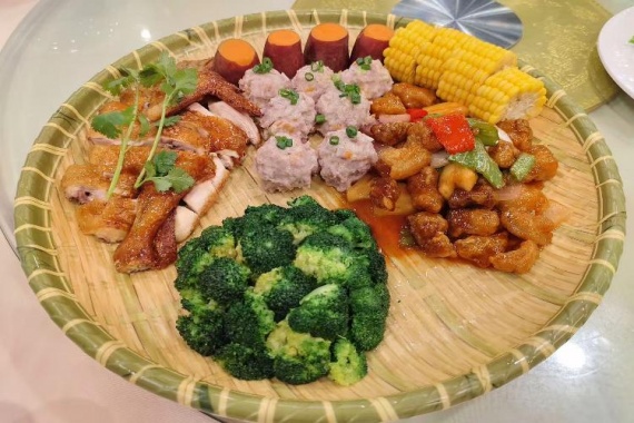 康輝旅游網(wǎng)【五一含簸箕菜餐專場(chǎng)】 食足4餐 【從化.直通車(chē)】夏灣拿酒店純玩3天2晚半自助游