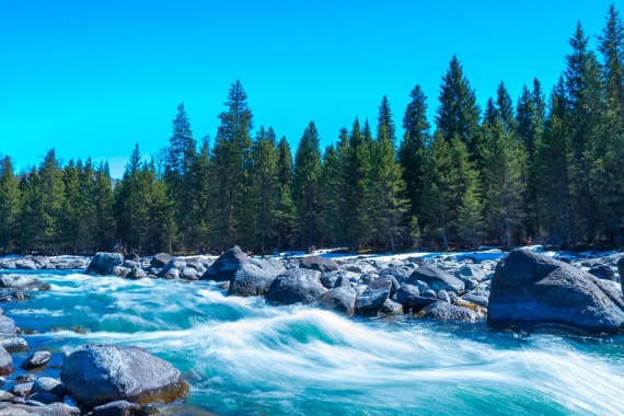 康辉旅游网国内游·<新疆双飞8日>郑州出发乌鲁木齐往返，天山天池+可可托海+五彩滩+喀纳斯+禾木+海上魔鬼城+坎儿井