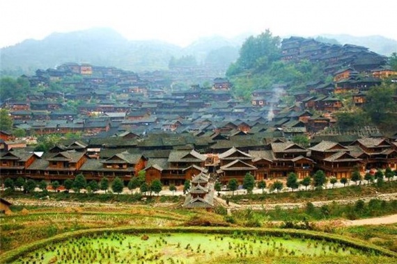 康辉旅游网<贵州精致VIP小团>-黄果树、小七孔、西江千户苗寨、镇远古城、梵净山双飞6日