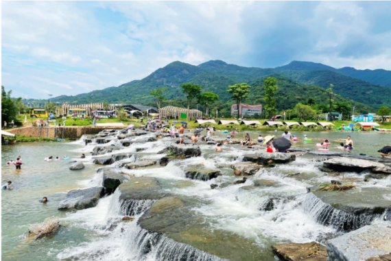 康辉旅游网<潇洒行>食足6餐 从化鸭洞河 新丰红叶世界入住新丰温德姆豪叹海鲜自助餐纯玩2天