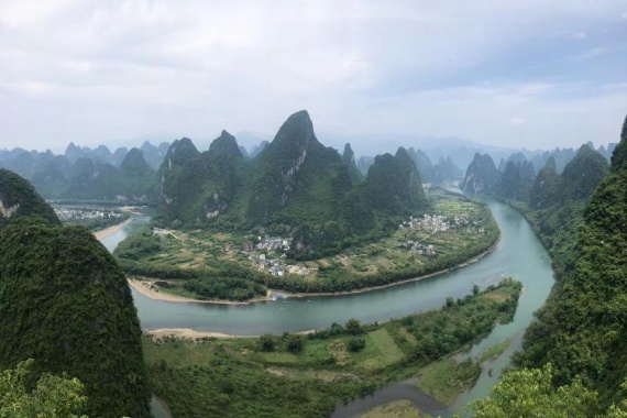 康辉旅游网<经典小团臻品桂林3天>广州往返广西大漓江、桂海晴岚、遇龙河竹筏、千古情动车