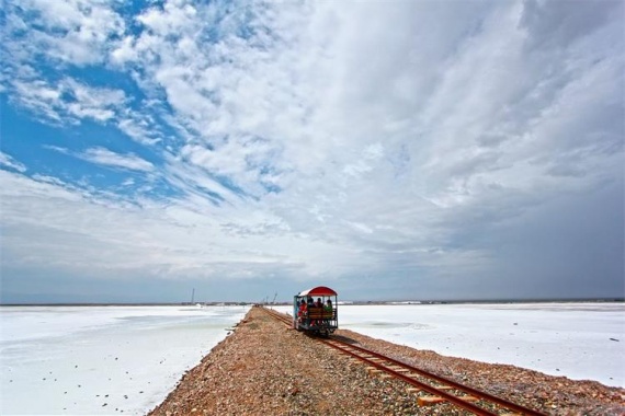 康辉旅游网<甘青小环>广州出发 丹霞 嘉峪关 莫高窟 鸣沙山 茶卡 青海湖 纯玩双飞6天
