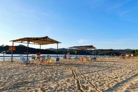 康辉旅游网【爆款特惠】<不含正餐>广州往返英德云海江湾碱泉公馆4天、浈阳峡小镇+大樟沙滩