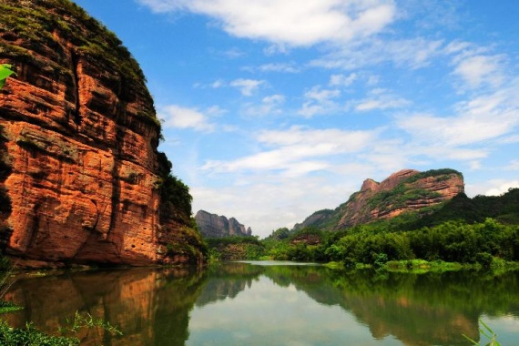 康辉旅游网【韶关丹霞山】郴州暖水温泉希尔顿惠庭酒店  韶关+汝城联游纯玩3天