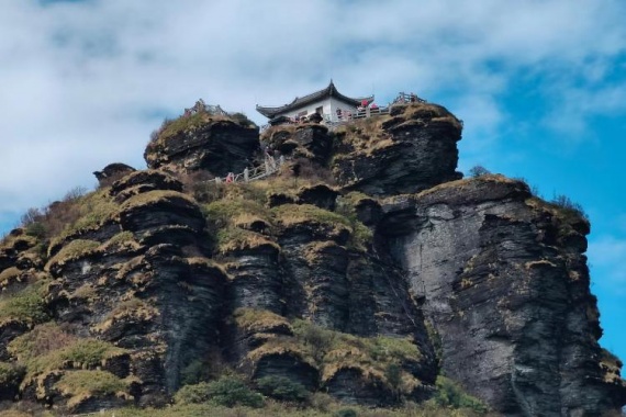 康辉旅游网<特惠-桥见梵净山>广州出发贵州黄果树+西江千户苗寨+荔波大小七孔双飞5天