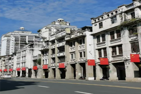 康辉旅游网<惠.休闲>广州往返阳朔西街+月也侗寨+程阳八寨+梧州骑楼城+窑阜古镇 纯玩4天