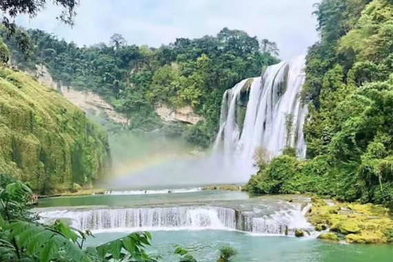 康辉旅游网<一家一团>奢享黔途贵州黄小西双动纯玩5日游